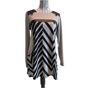Artex Fashion  long sleeves‎ tunic small medium  Black Grey zig zag